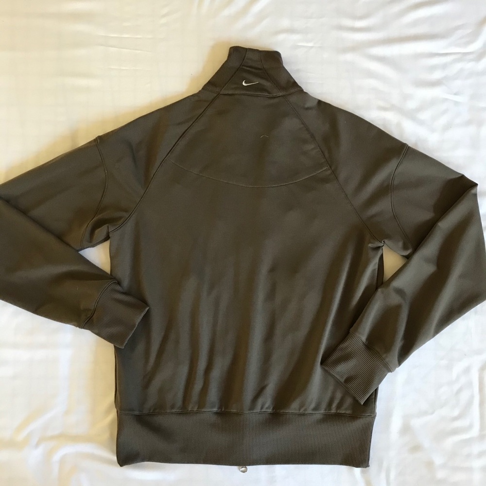 Nike Jacket - Picture 9 of 10